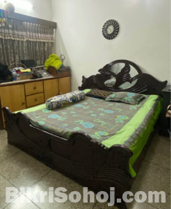 King bed with mattress